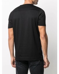 schwarzes bedrucktes T-Shirt mit einem Rundhalsausschnitt von Limitato