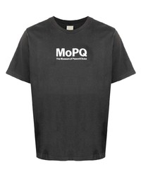 schwarzes bedrucktes T-Shirt mit einem Rundhalsausschnitt von Museum of Peace & Quiet