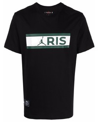 schwarzes bedrucktes T-Shirt mit einem Rundhalsausschnitt von Nike