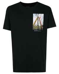 schwarzes bedrucktes T-Shirt mit einem Rundhalsausschnitt von OSKLEN