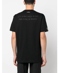 schwarzes bedrucktes T-Shirt mit einem Rundhalsausschnitt von John Richmond