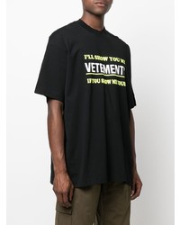 schwarzes bedrucktes T-Shirt mit einem Rundhalsausschnitt von Vetements