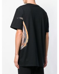 schwarzes bedrucktes T-Shirt mit einem Rundhalsausschnitt von Alexander McQueen