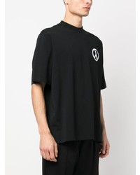 schwarzes bedrucktes T-Shirt mit einem Rundhalsausschnitt von Marcelo Burlon County of Milan