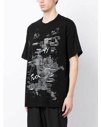 schwarzes bedrucktes T-Shirt mit einem Rundhalsausschnitt von Yohji Yamamoto