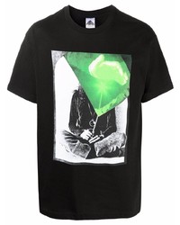 schwarzes bedrucktes T-Shirt mit einem Rundhalsausschnitt von Prmtvo