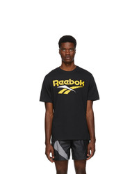 schwarzes bedrucktes T-Shirt mit einem Rundhalsausschnitt von Reebok Classics