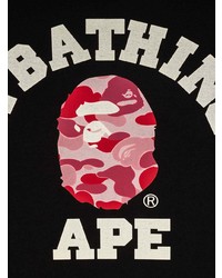 schwarzes bedrucktes T-Shirt mit einem Rundhalsausschnitt von A Bathing Ape