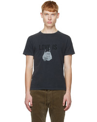 schwarzes bedrucktes T-Shirt mit einem Rundhalsausschnitt von Remi Relief