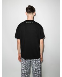 schwarzes bedrucktes T-Shirt mit einem Rundhalsausschnitt von Vetements