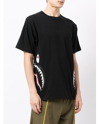 schwarzes bedrucktes T-Shirt mit einem Rundhalsausschnitt von A Bathing Ape