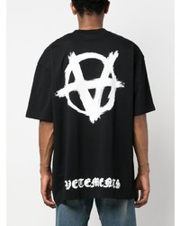 schwarzes bedrucktes T-Shirt mit einem Rundhalsausschnitt von Vetements