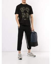 schwarzes bedrucktes T-Shirt mit einem Rundhalsausschnitt von Blackbarrett