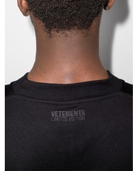 schwarzes bedrucktes T-Shirt mit einem Rundhalsausschnitt von Vetements