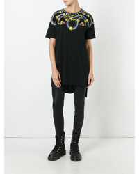 schwarzes bedrucktes T-Shirt mit einem Rundhalsausschnitt von Marcelo Burlon County of Milan