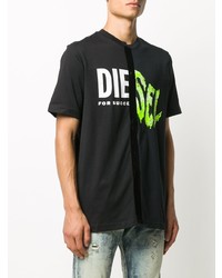 schwarzes bedrucktes T-Shirt mit einem Rundhalsausschnitt von Diesel