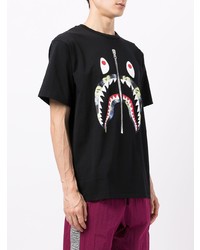 schwarzes bedrucktes T-Shirt mit einem Rundhalsausschnitt von A Bathing Ape