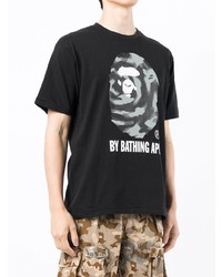 schwarzes bedrucktes T-Shirt mit einem Rundhalsausschnitt von A Bathing Ape