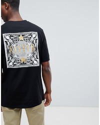 schwarzes bedrucktes T-Shirt mit einem Rundhalsausschnitt von Systvm