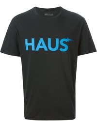 schwarzes bedrucktes T-Shirt mit einem Rundhalsausschnitt