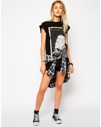 schwarzes bedrucktes T-Shirt mit einem Rundhalsausschnitt von Asos