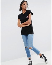 schwarzes bedrucktes T-Shirt mit einem Rundhalsausschnitt von Asos