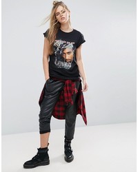 schwarzes bedrucktes T-Shirt mit einem Rundhalsausschnitt von Asos