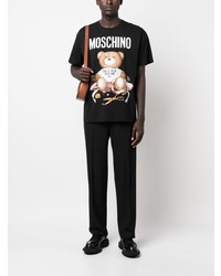 schwarzes bedrucktes T-Shirt mit einem Rundhalsausschnitt von Moschino