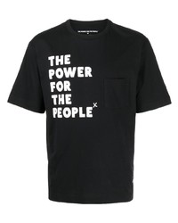 schwarzes bedrucktes T-Shirt mit einem Rundhalsausschnitt von The Power for the People