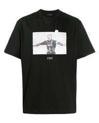 schwarzes bedrucktes T-Shirt mit einem Rundhalsausschnitt von Throwback.