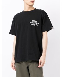 schwarzes bedrucktes T-Shirt mit einem Rundhalsausschnitt von A Bathing Ape