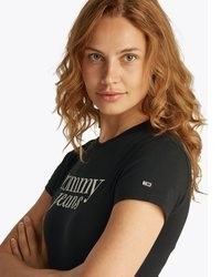 schwarzes bedrucktes T-Shirt mit einem Rundhalsausschnitt von Tommy Jeans