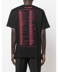 schwarzes bedrucktes T-Shirt mit einem Rundhalsausschnitt von Raf Simons