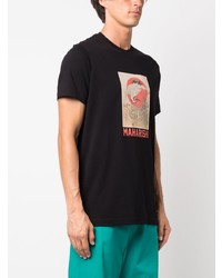 schwarzes bedrucktes T-Shirt mit einem Rundhalsausschnitt von Maharishi