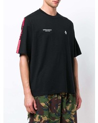 schwarzes bedrucktes T-Shirt mit einem Rundhalsausschnitt von Marcelo Burlon County of Milan