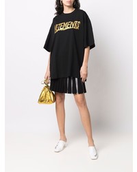 schwarzes bedrucktes T-Shirt mit einem Rundhalsausschnitt von Vetements