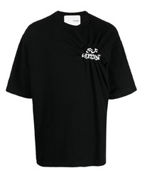 schwarzes bedrucktes T-Shirt mit einem Rundhalsausschnitt von Yoshiokubo
