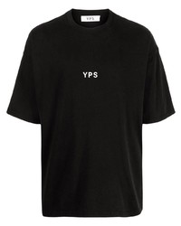 schwarzes bedrucktes T-Shirt mit einem Rundhalsausschnitt von YOUNG POETS