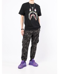 schwarzes bedrucktes T-Shirt mit einem Rundhalsausschnitt von A Bathing Ape