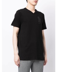 schwarzes bedrucktes T-Shirt mit einem V-Ausschnitt von Armani Exchange