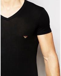 schwarzes bedrucktes T-Shirt mit einem V-Ausschnitt von Emporio Armani