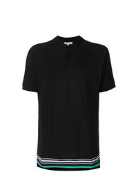 schwarzes bedrucktes T-shirt mit einer Knopfleiste