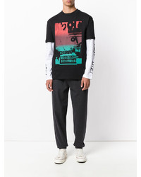 schwarzes bedrucktes T-shirt von McQ