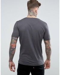 schwarzes bedrucktes T-shirt von Firetrap