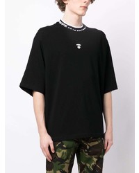 schwarzes besticktes T-Shirt mit einem Rundhalsausschnitt von AAPE BY A BATHING APE