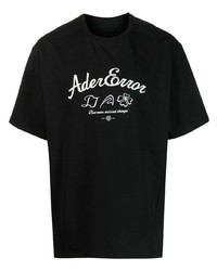 schwarzes besticktes T-Shirt mit einem Rundhalsausschnitt von Ader Error