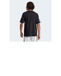 schwarzes besticktes T-Shirt mit einem Rundhalsausschnitt von adidas Sportswear