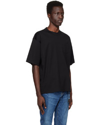 schwarzes besticktes T-Shirt mit einem Rundhalsausschnitt von Sacai