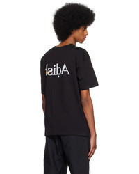 schwarzes besticktes T-Shirt mit einem Rundhalsausschnitt von Adish