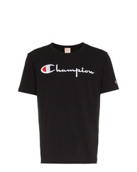 schwarzes besticktes T-Shirt mit einem Rundhalsausschnitt von Champion